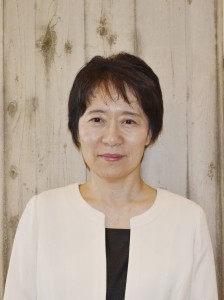 会 長 新美曉子